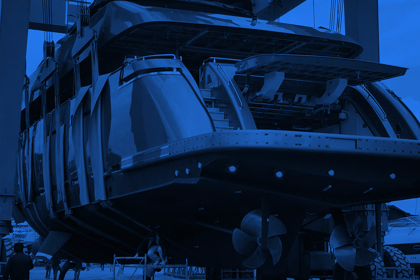 Das Unternehmen Calligaris ELETTRONICA NAVALE S.r.l. leistet jährlich für zirka 350 Schiffe technischen Kundendienst.